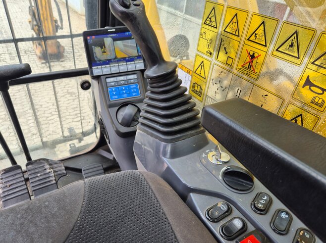 Komatsu PC360NLC-11