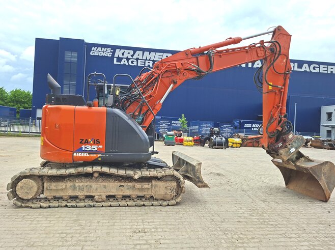 Hitachi ZX135US-6