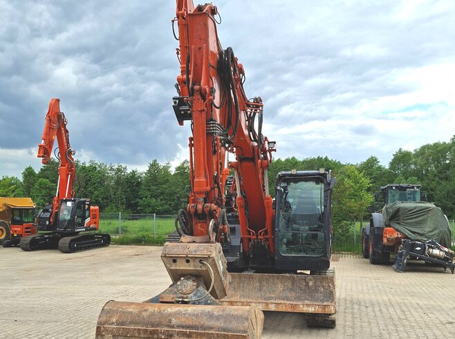 Hitachi ZX135US-6