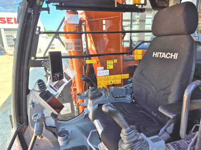Hitachi ZX135US-7