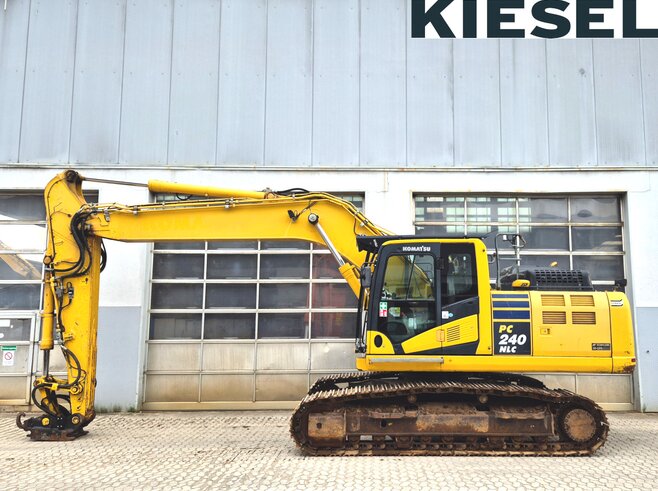 Komatsu PC240NLC-11