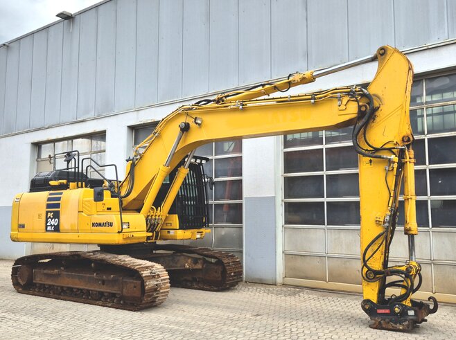 Komatsu PC240NLC-11