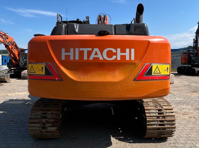 Hitachi ZX210LC-7 Long Reach