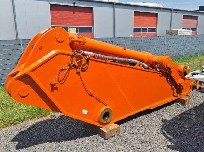 Hitachi ZX690LCH-7