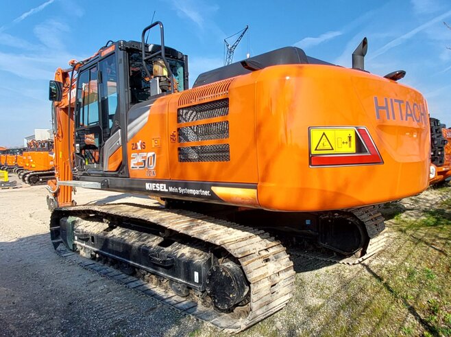 Hitachi ZX250LCN-7
