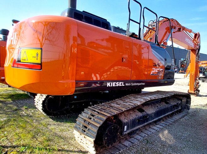 Hitachi ZX250LCN-7
