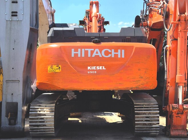 Hitachi ZX300LC-6 + Demarec DXS-50
