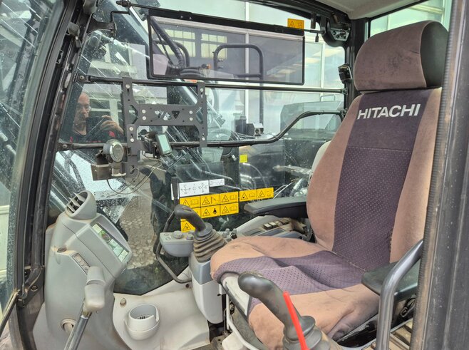 Hitachi ZX135US-6