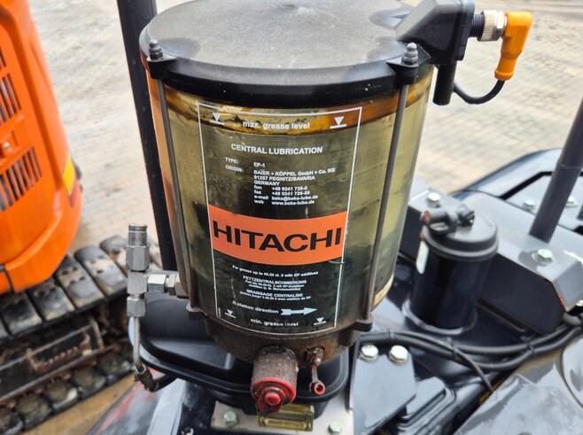 Hitachi ZX135US-6