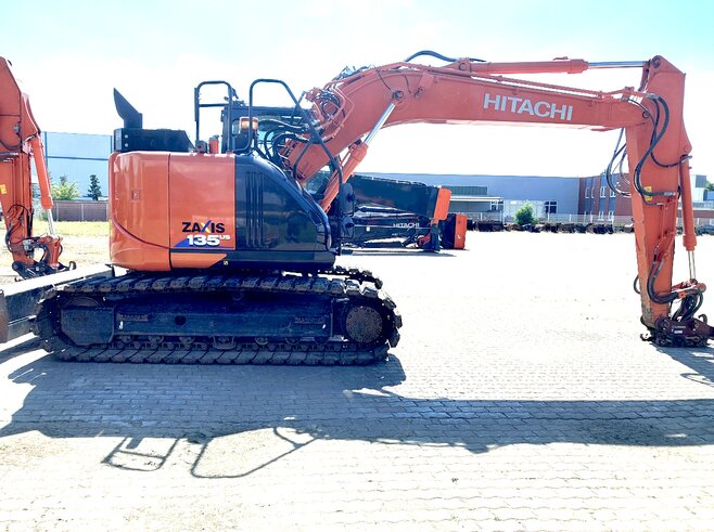Hitachi ZX135US-6