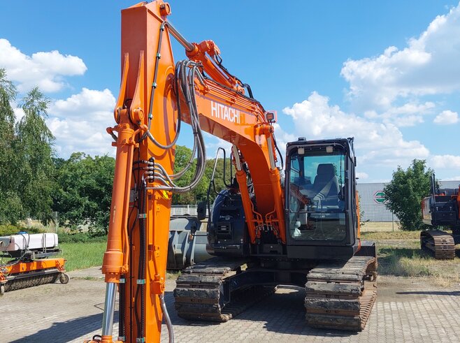 Hitachi ZX135US-6
