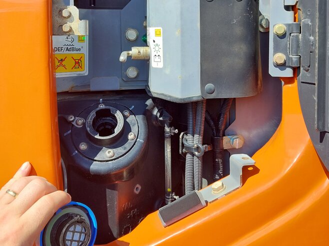 Hitachi ZX135US-6