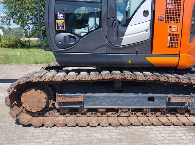 Hitachi ZX135US-6