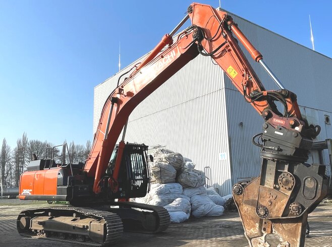 Hitachi ZX350LCN-6