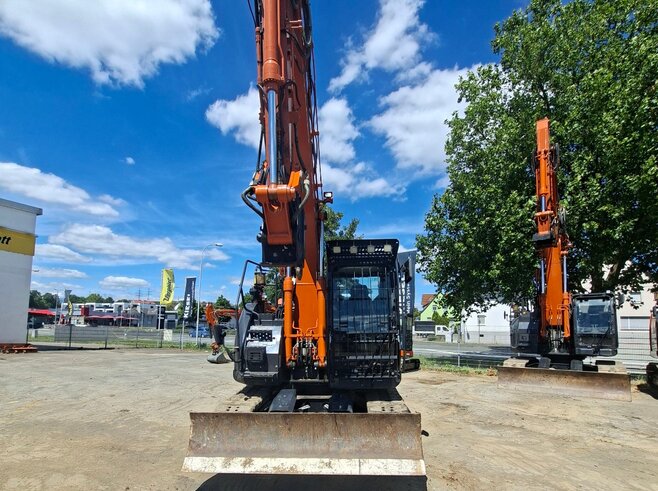 Hitachi ZX135US-7