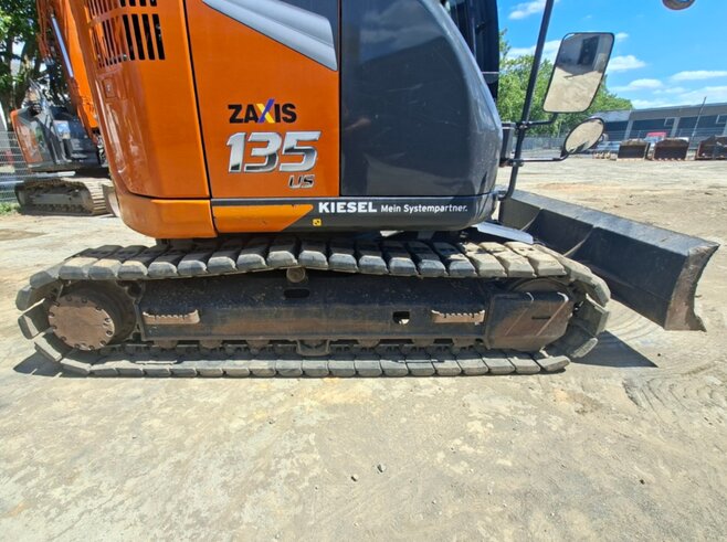 Hitachi ZX135US-7