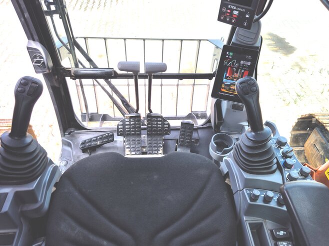 Hitachi ZX250LCN-7