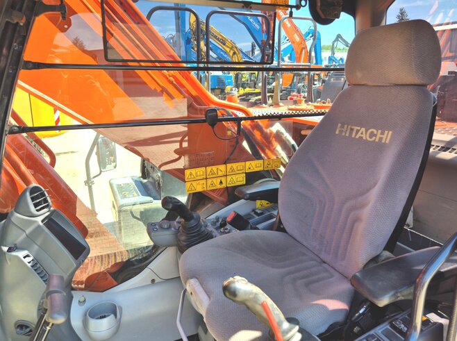 Hitachi ZX300LCN-6