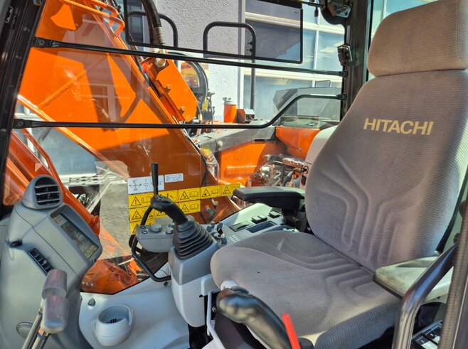 Hitachi ZX135US-6