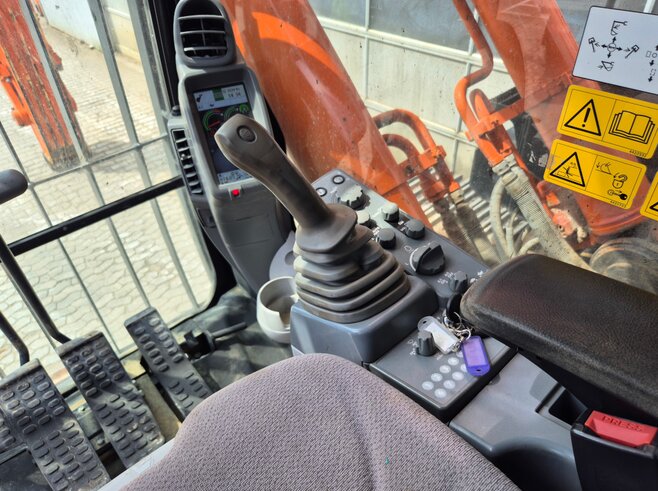 Hitachi ZX490LCH-6