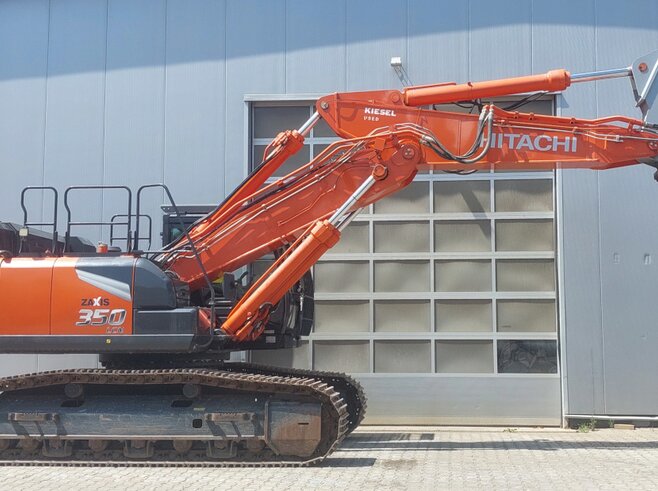 Hitachi ZX350LCN-7 + Demarec DXS-60