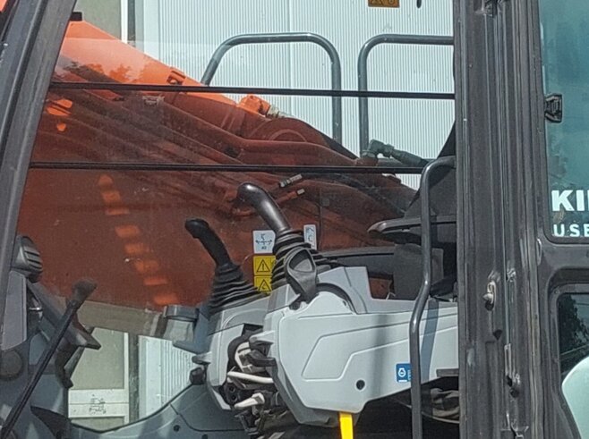 Hitachi ZX350LCN-7 + Demarec DXS-60