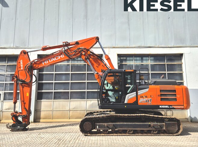 Hitachi ZX250LCN-7
