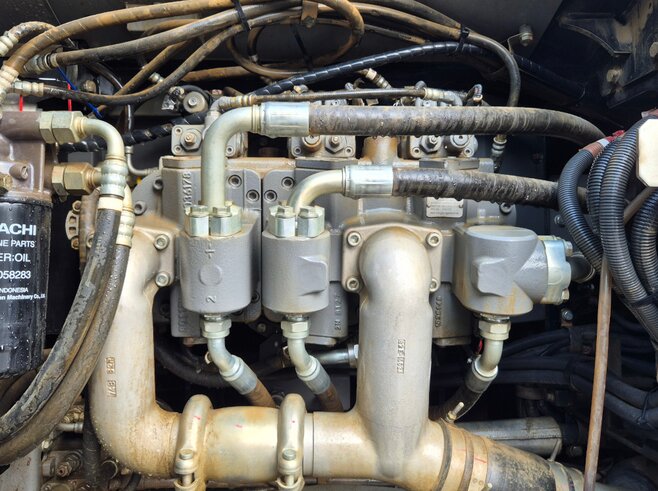 Hitachi ZX300LCN-6