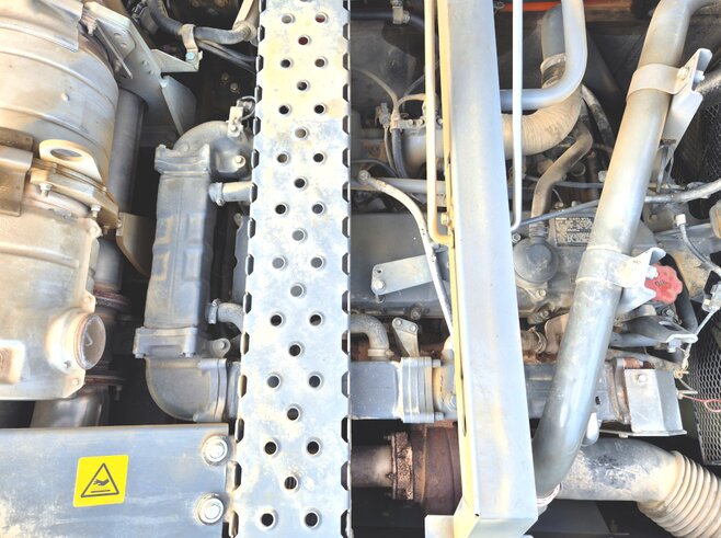 Hitachi ZX300LCN-6