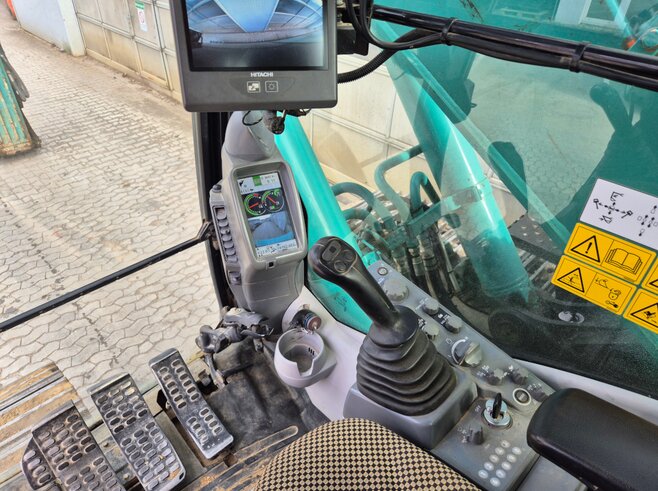Hitachi ZX300LCN-6