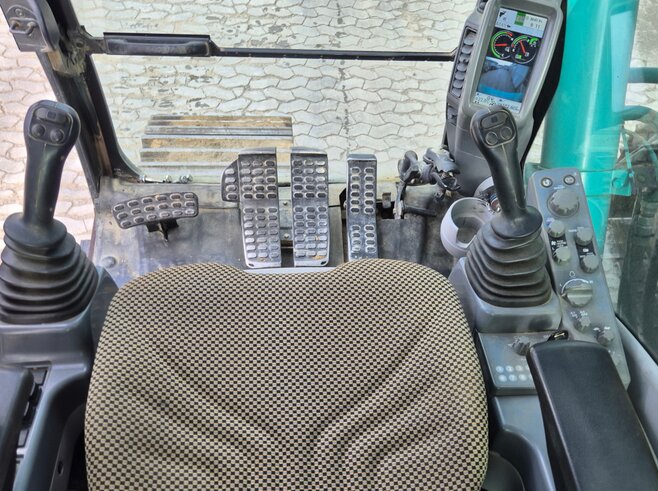 Hitachi ZX300LCN-6