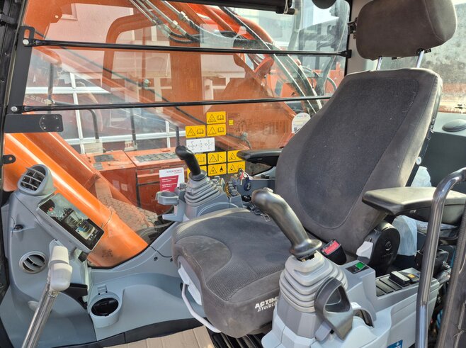 Hitachi ZX490LCH-7