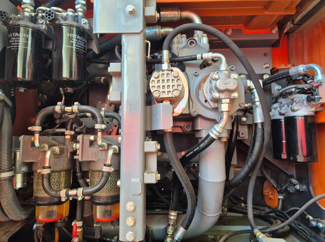 Hitachi ZX490LCH-7