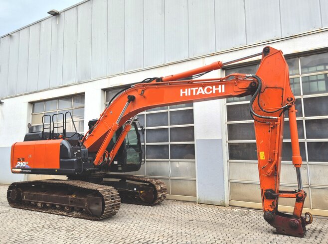 Hitachi ZX210LC-6