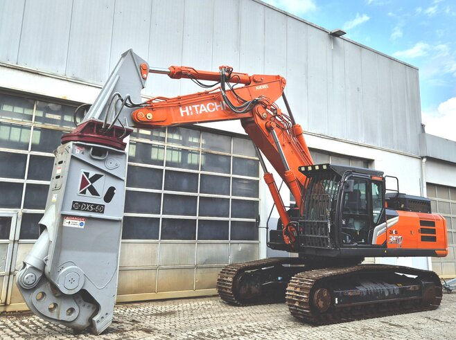 Hitachi ZX350LCN-7 + Demarec DXS-60