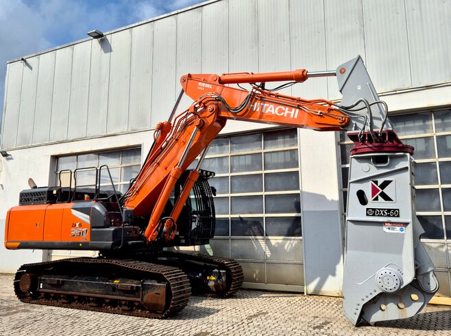 Hitachi ZX350LCN-7 + Demarec DXS-60