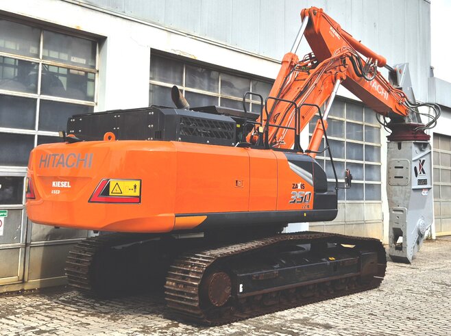 Hitachi ZX350LCN-7 + Demarec DXS-60