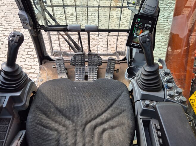 Hitachi ZX350LCN-7 + Demarec DXS-60