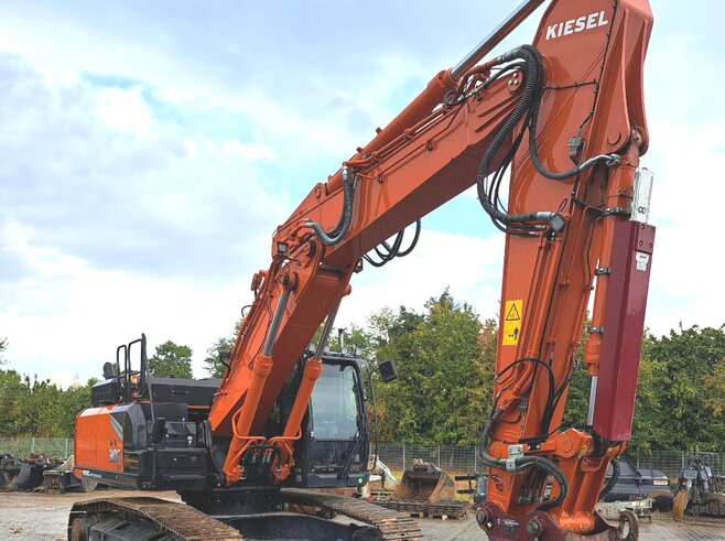 Hitachi ZX300LCN-7