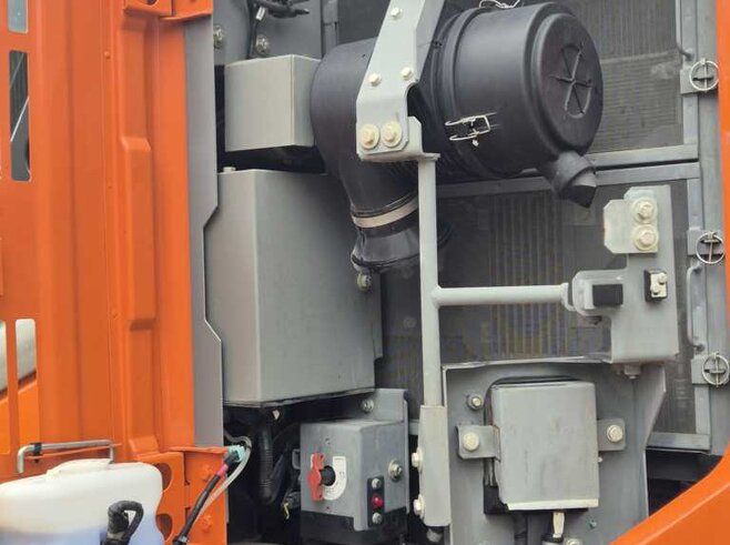 Hitachi ZX135US-7