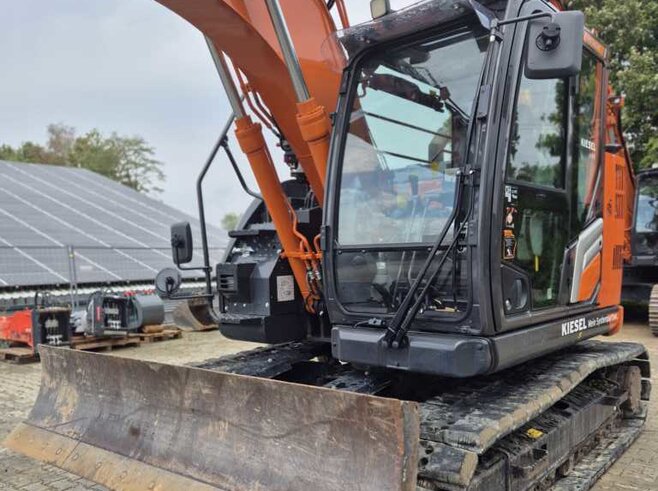 Hitachi ZX135US-7
