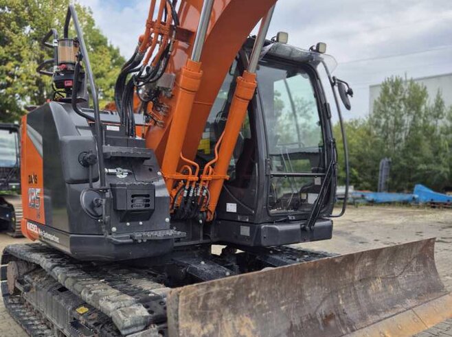 Hitachi ZX135US-7