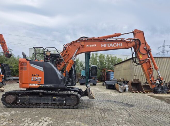 Hitachi ZX135US-7