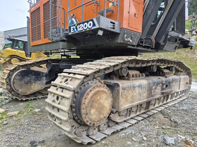 Hitachi EX1200-7
