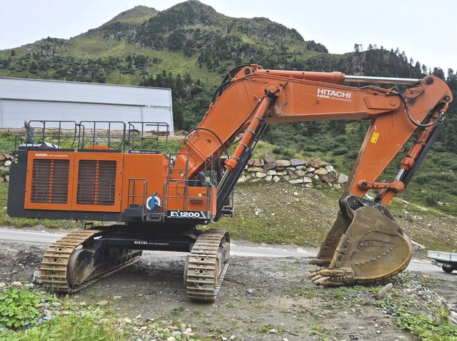 Hitachi EX1200-7