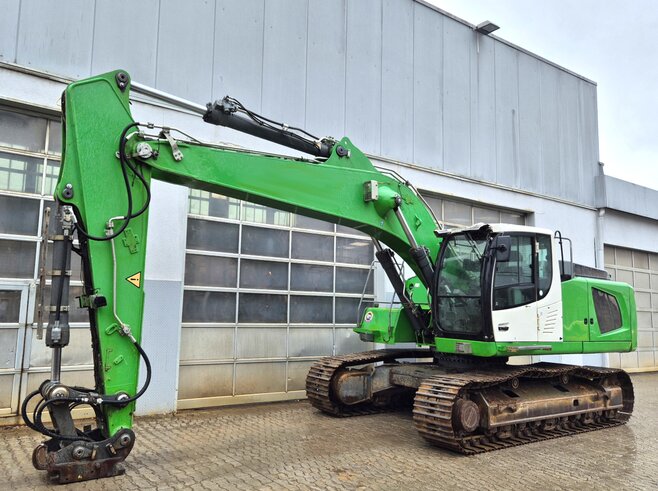 Liebherr R936NLC