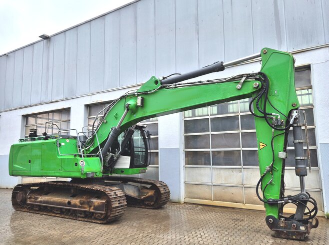 Liebherr R936NLC