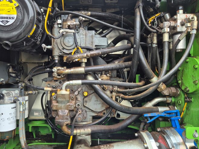 Liebherr R936NLC