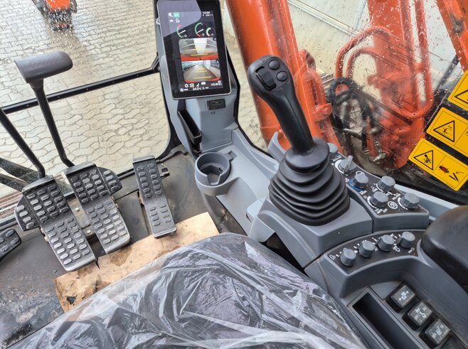 Hitachi ZX210LC-7