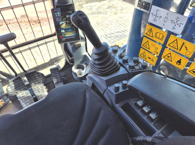 Hitachi ZX350LCN-7
